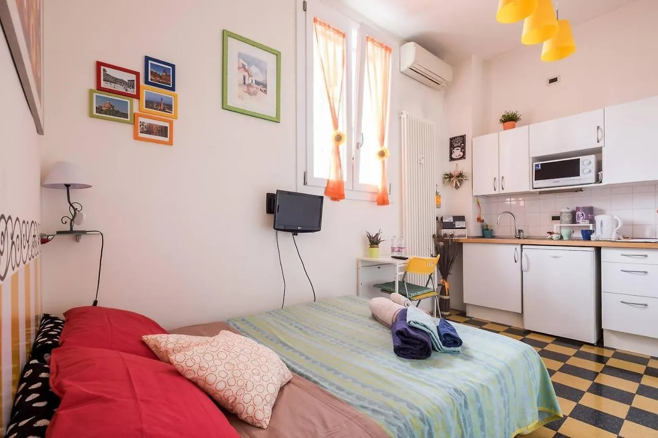 Studio In The Old Town Int. 10 Apartment Bologna 0*,